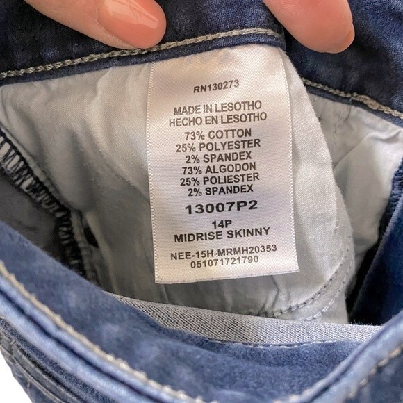 Lee Riders Women’s Petite Jeans - Picture 6 of 6